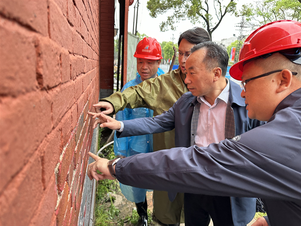 4月3日，衡陽(yáng)國(guó)投黨委書記張雨民調(diào)研建湘工業(yè)文化街區(qū)項(xiàng)目_600.jpg